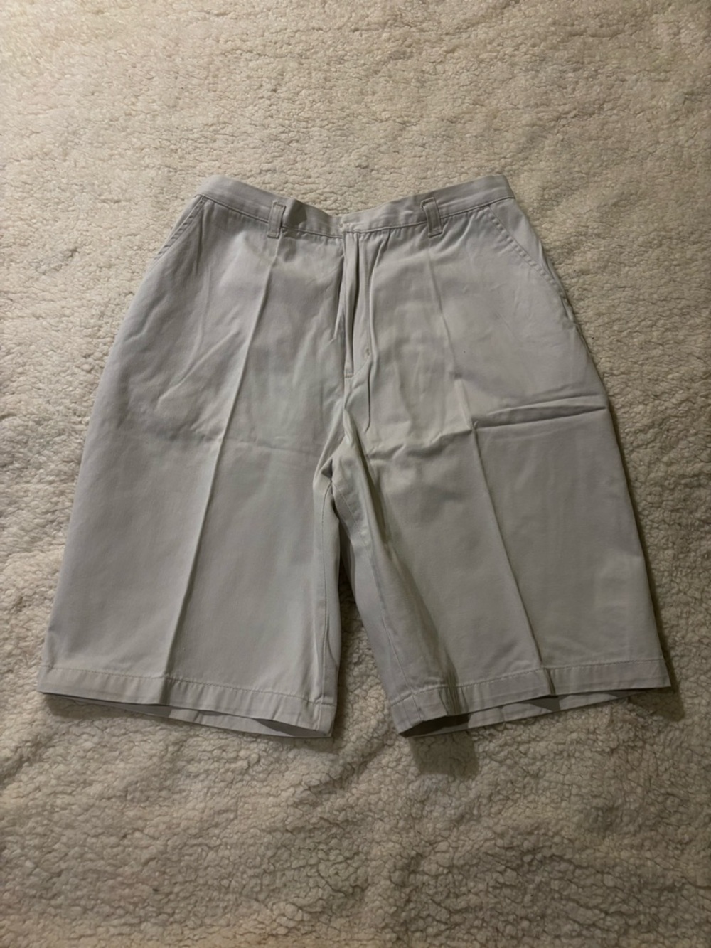 Classic Men's Pleated Khaki Shorts - cream color.2326